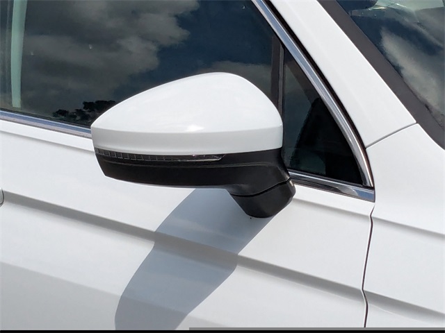 2021 Volkswagen Tiguan SE photo 9