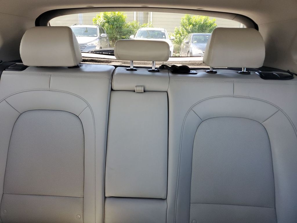 2023 Hyundai Kona Limited photo 3