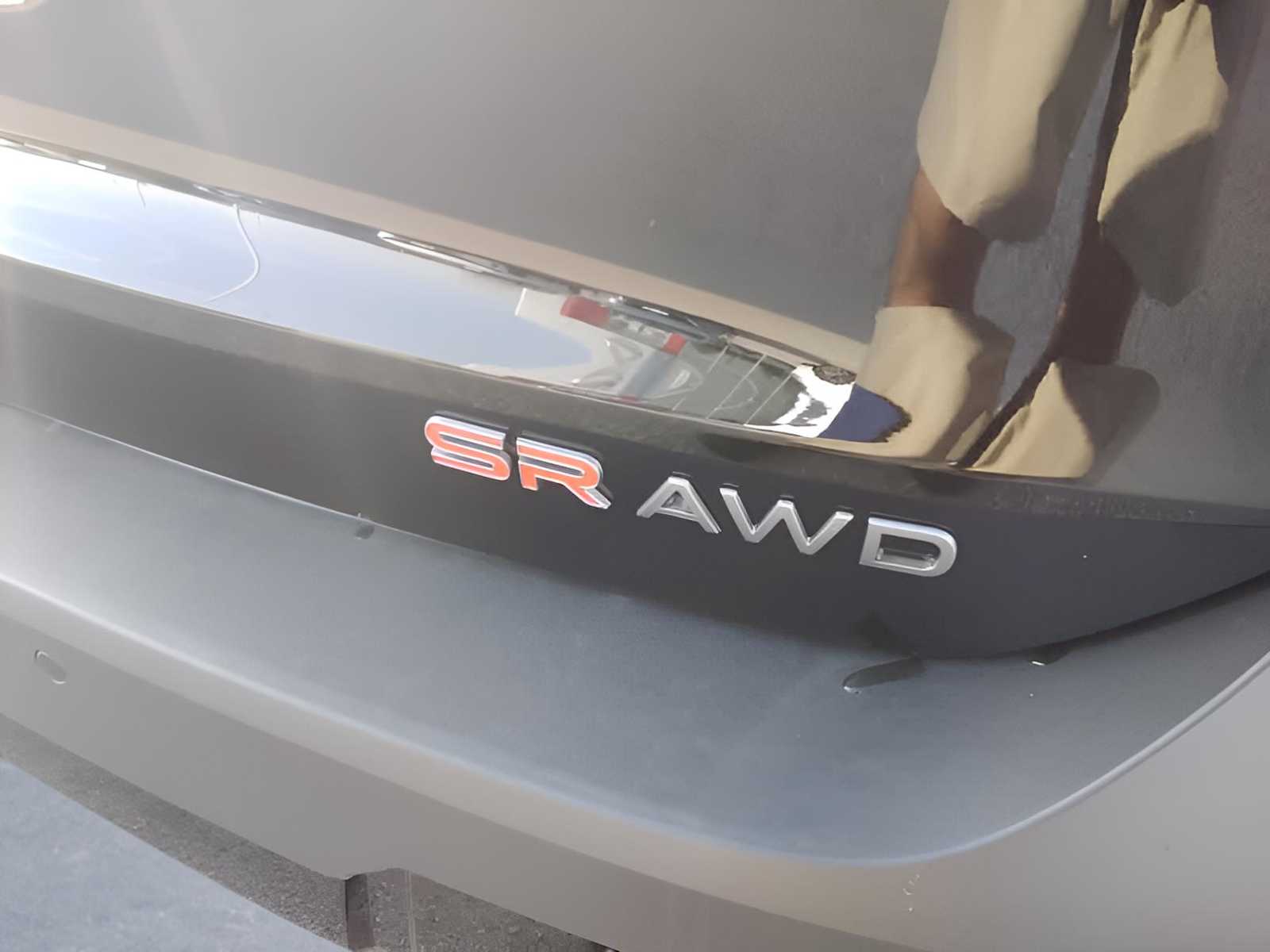 2025 Nissan Kicks SR photo 3