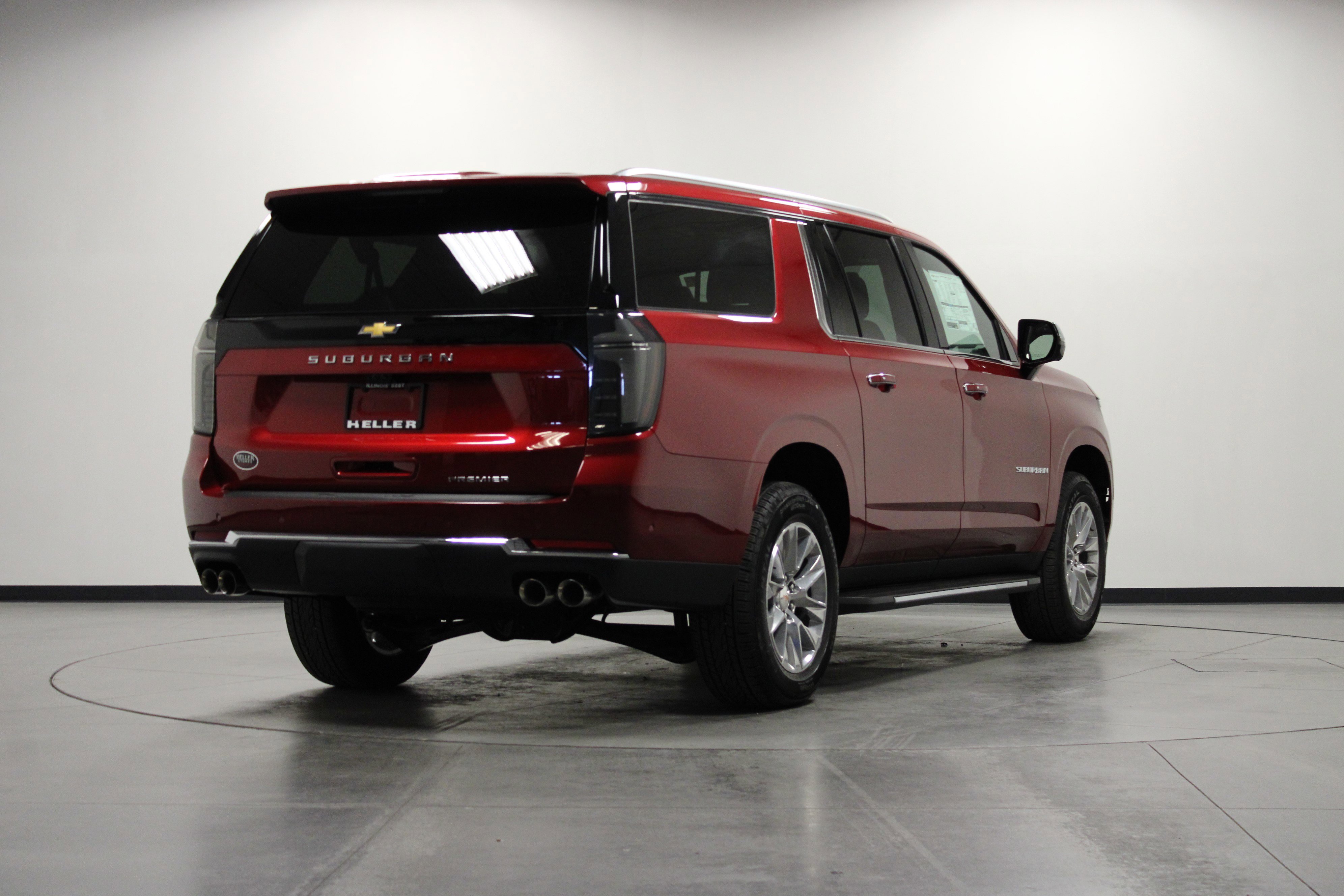 2025 Chevrolet Suburban Premier photo 3