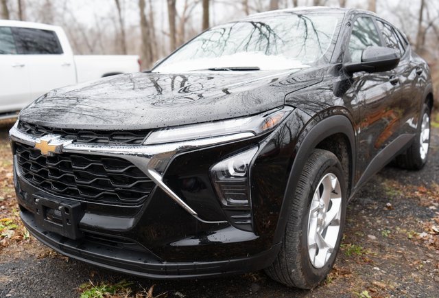 2024 Chevrolet Trax LS's photo