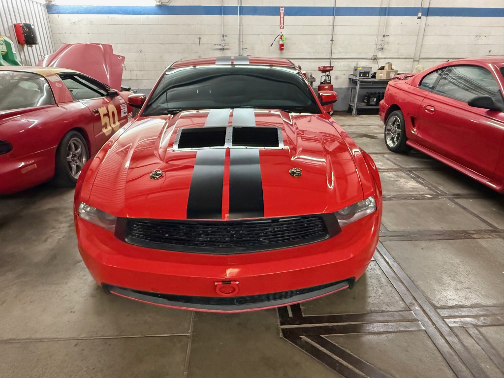 2011 Ford Mustang GT Premium photo 2