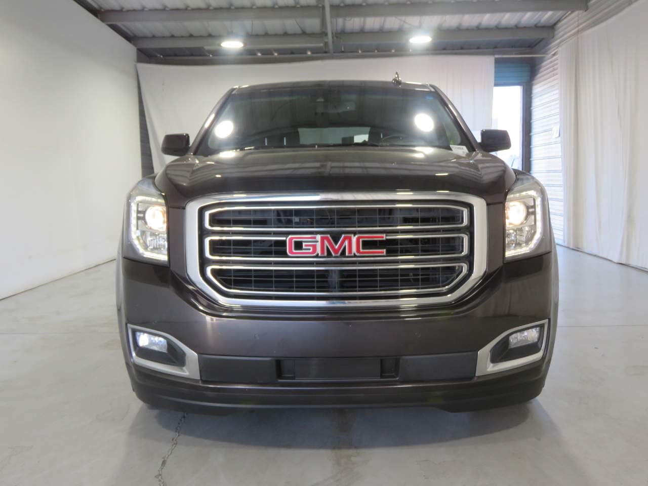 2017 Gmc Yukon SL photo 2