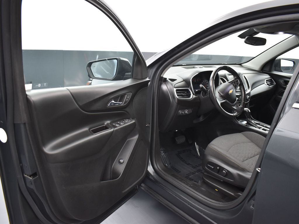 2018 Chevrolet Equinox LT photo 5