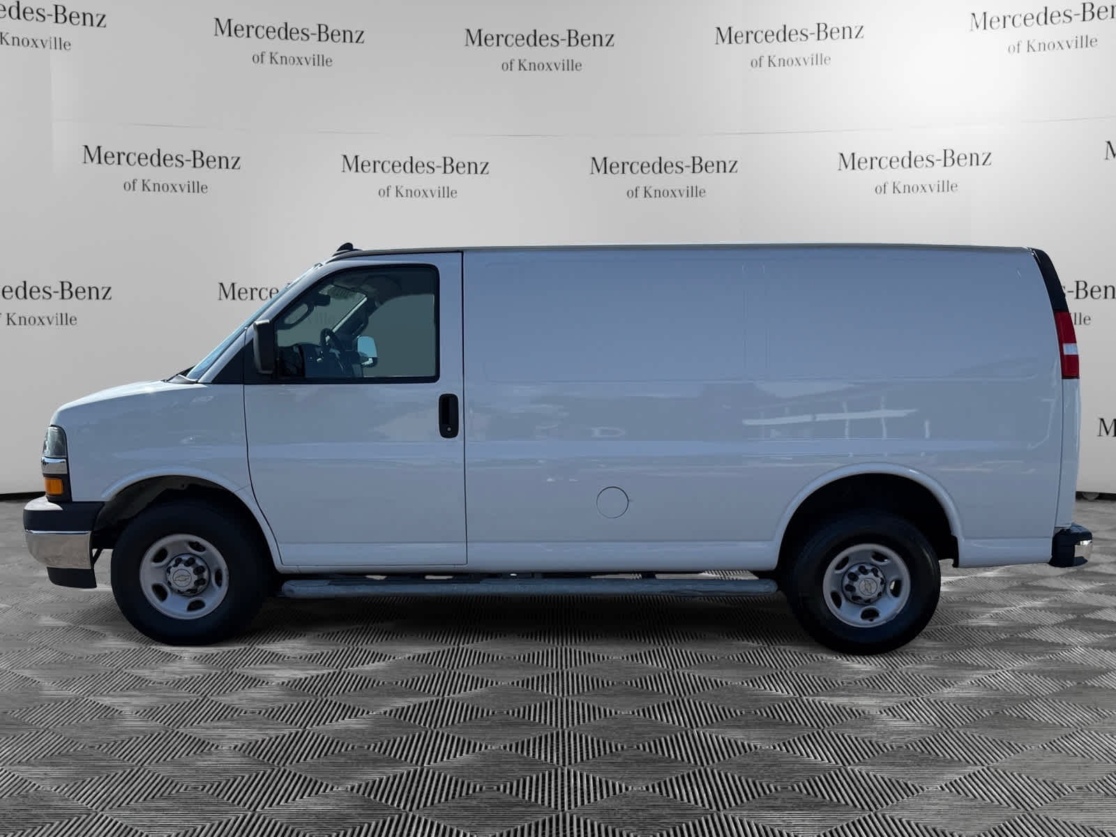2023 Chevrolet Express Cargo Van photo 2