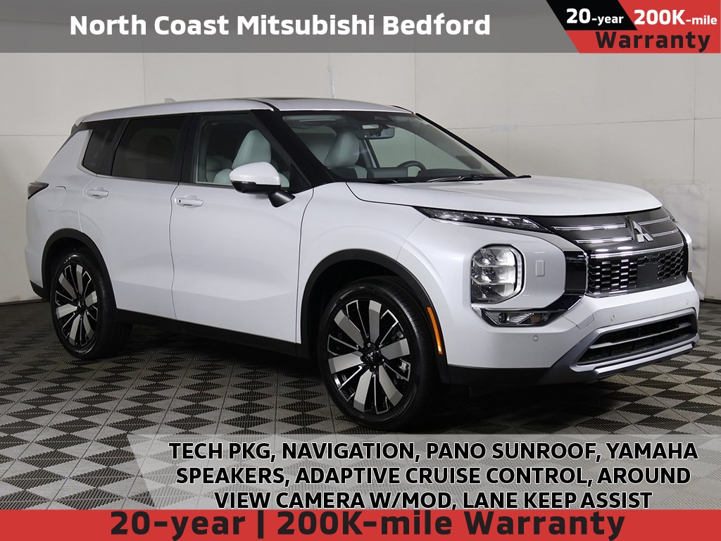 2025 Mitsubishi Outlander SE's photo