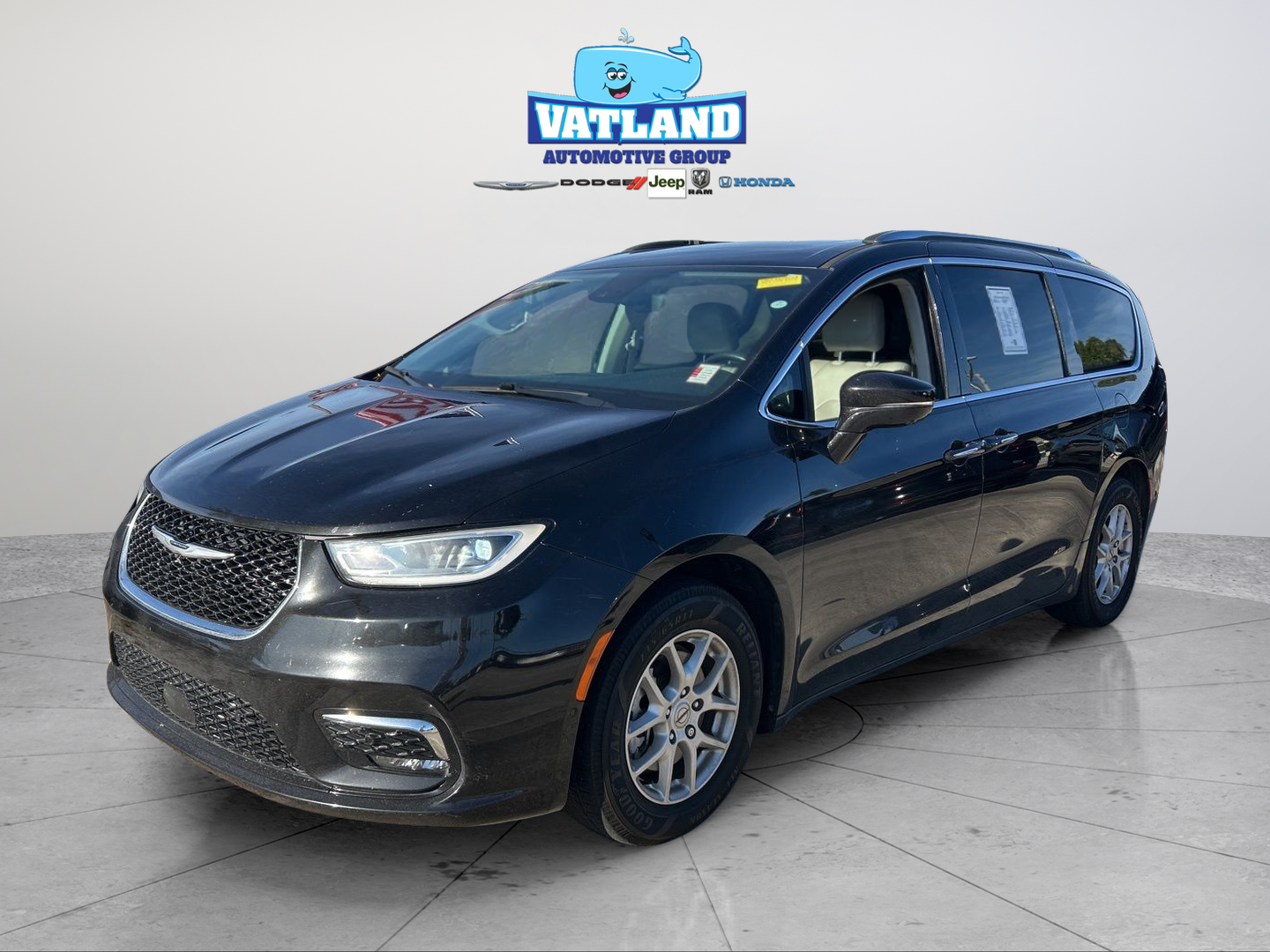 2021 Chrysler Pacifica Touring L's photo