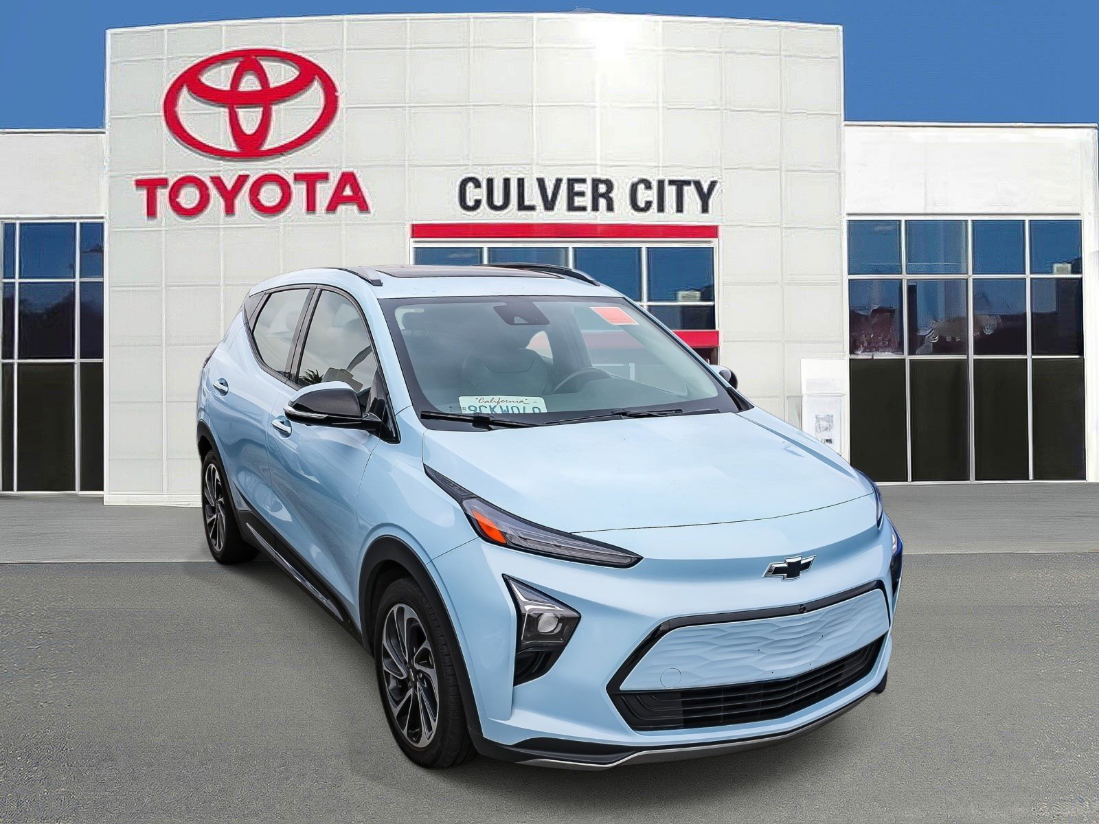 2022 Chevrolet Bolt EUV Premier's photo