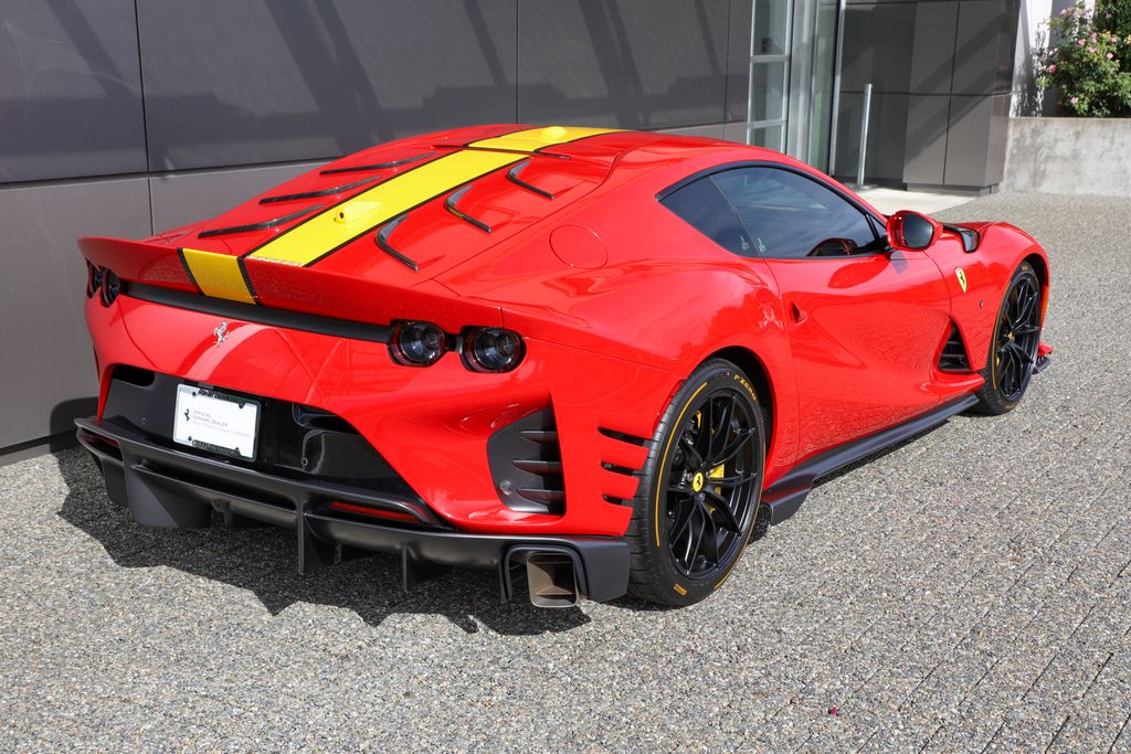 2023 Ferrari 812 Competizione photo 15