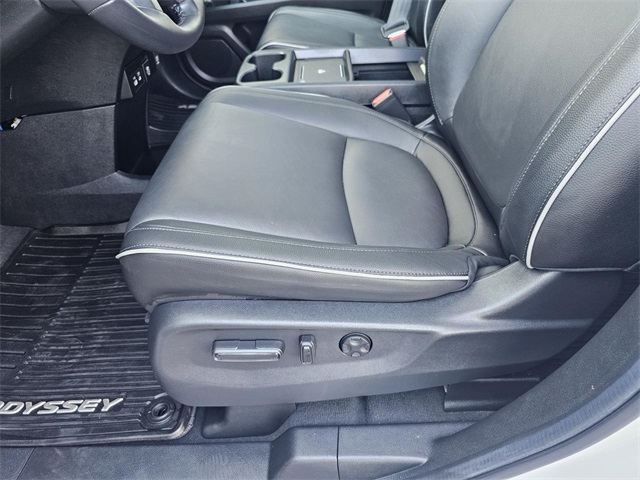 2025 Honda Odyssey Touring photo 24