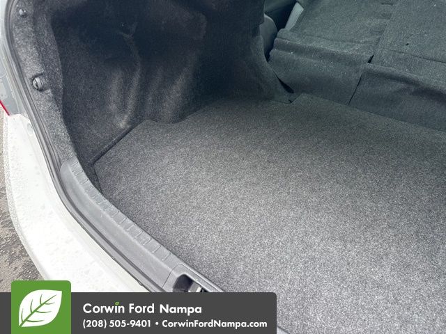 2018 Toyota Corolla L photo 34
