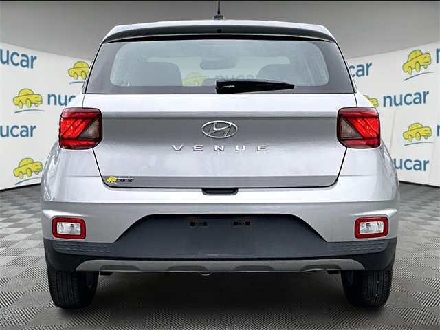 2025 Hyundai Venue SE photo 3