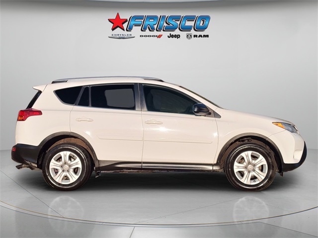 2014 Toyota RAV4 LE photo 7