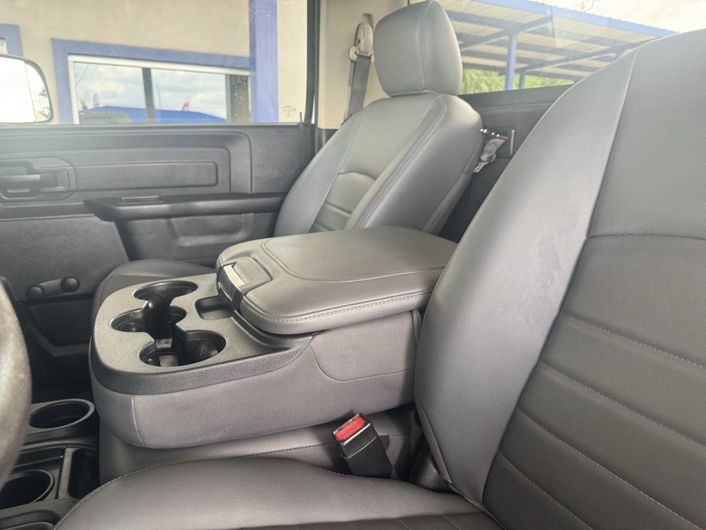 2017 Ram 2500 Tradesman photo 13