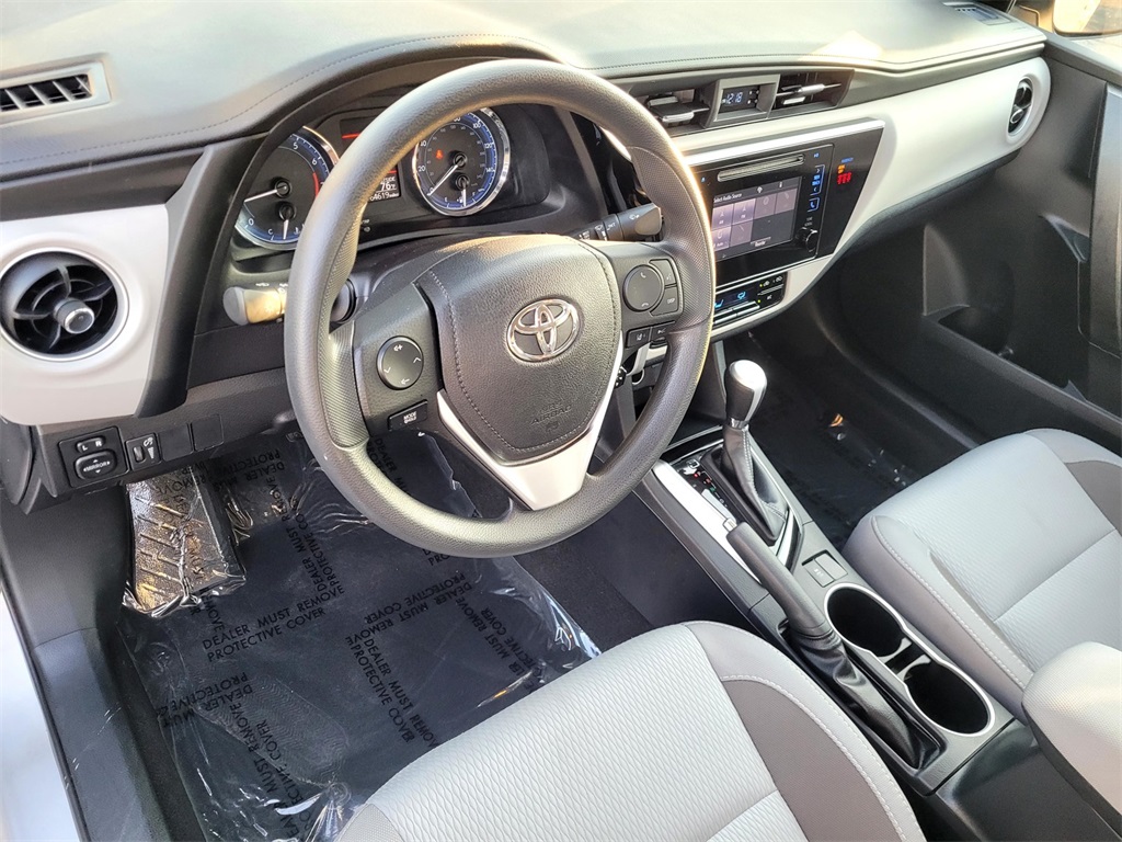 2018 Toyota Corolla L photo 12