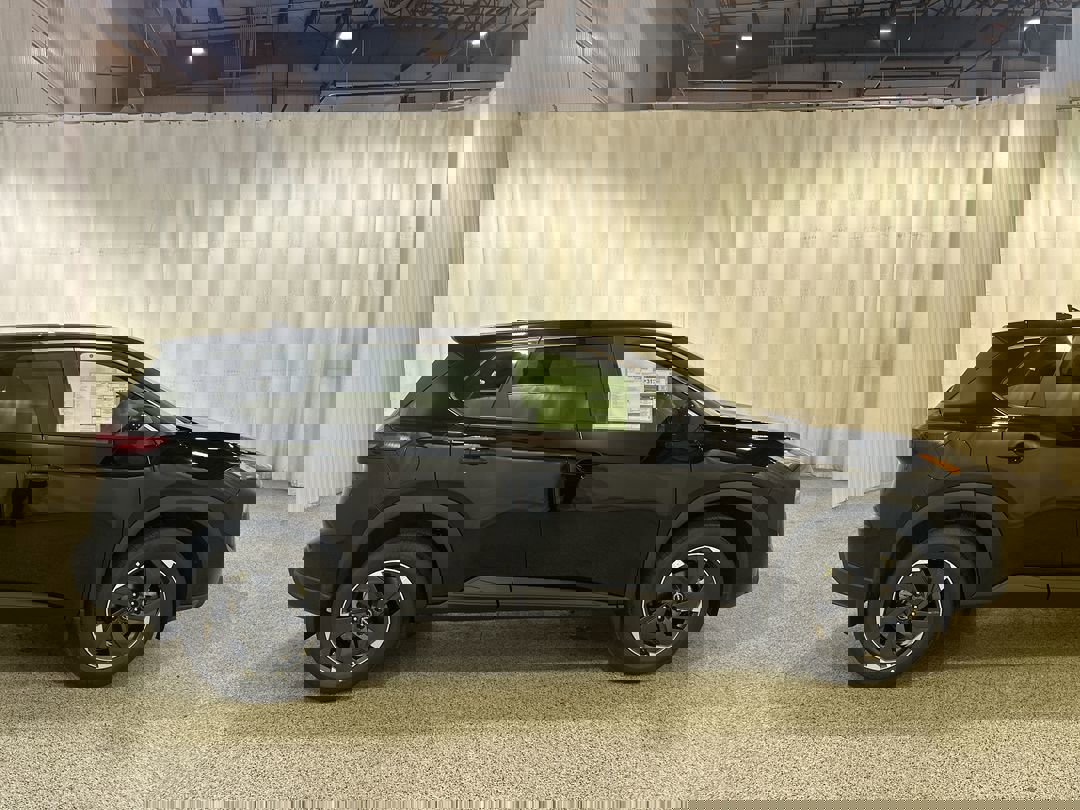 2026 Nissan Rogue SV photo 4