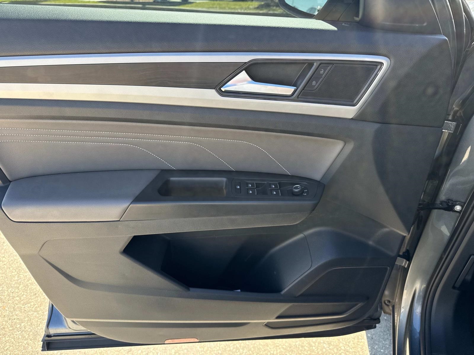 2022 Volkswagen Atlas V6 SE Technology photo 17