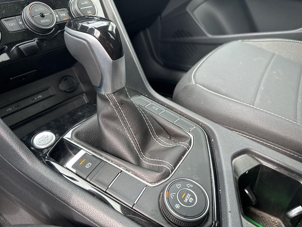2024 Volkswagen Taos SE photo 16