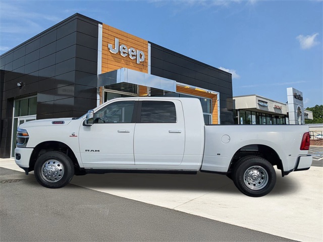 2025 Ram 3500 Laramie photo 4