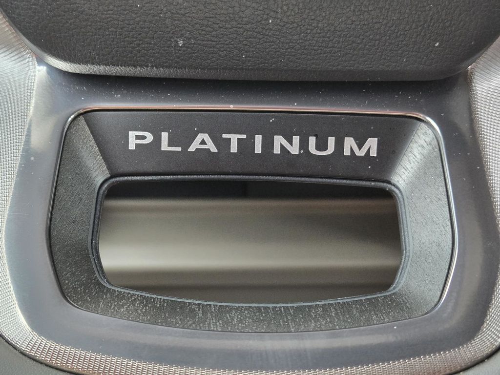 2025 Ford F-250 Platinum photo 25