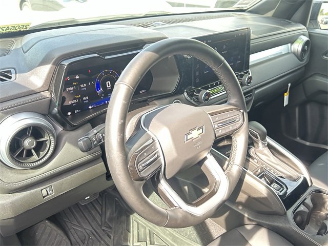 2025 Chevrolet Colorado Work Truck LT photo 2