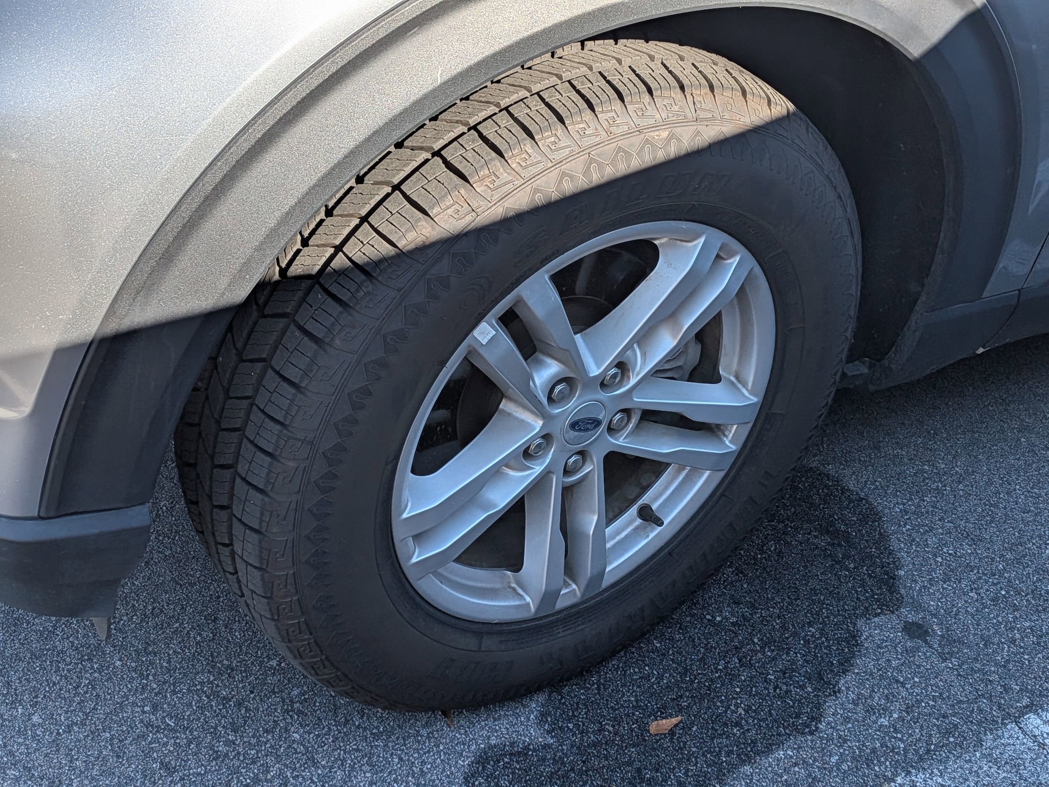 2023 Ford Explorer XLT photo 4