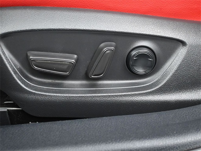2020 Toyota Camry XSE photo 7