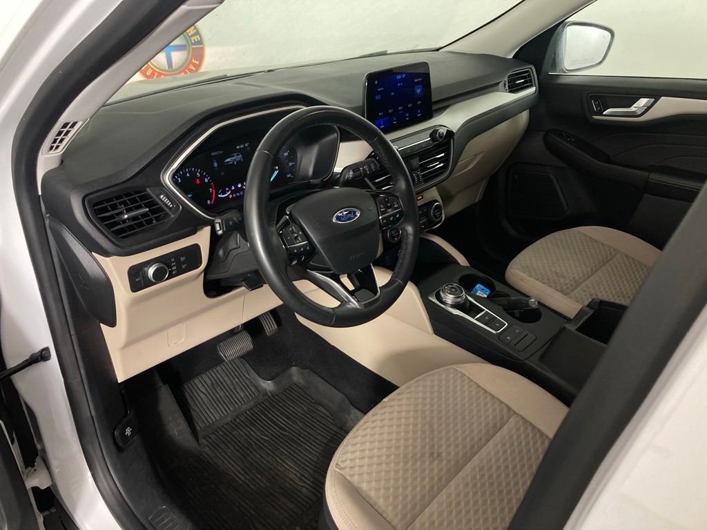 2021 Ford Escape SE photo 3