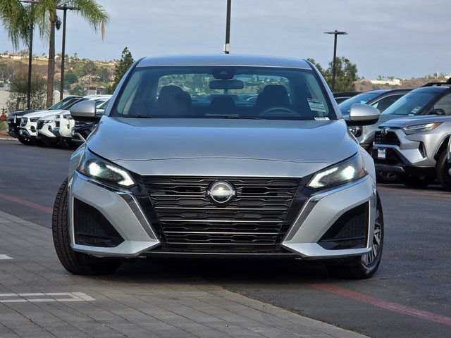 2023 Nissan Altima 2.5 SV photo 3