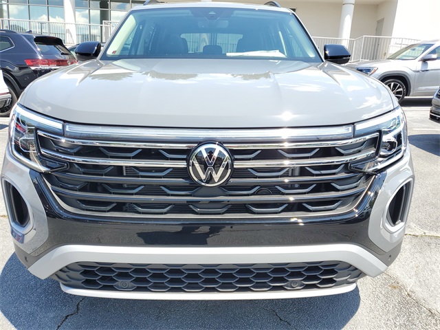 2026 Volkswagen Atlas Peak Edition SE photo 2
