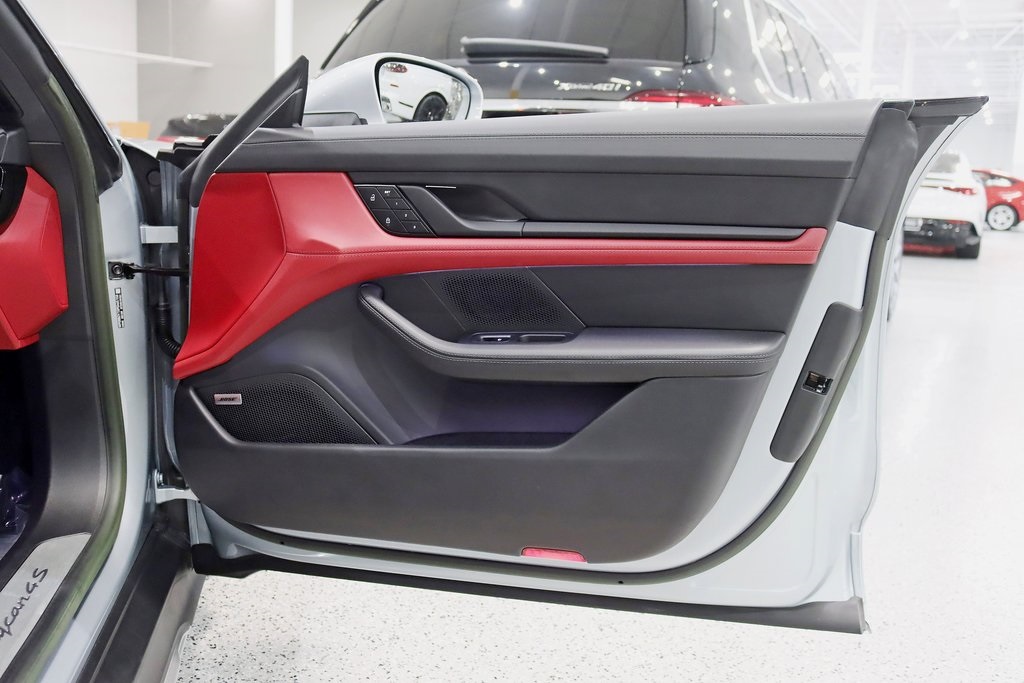 2023 Porsche Taycan Cross Turismo 4S photo 35