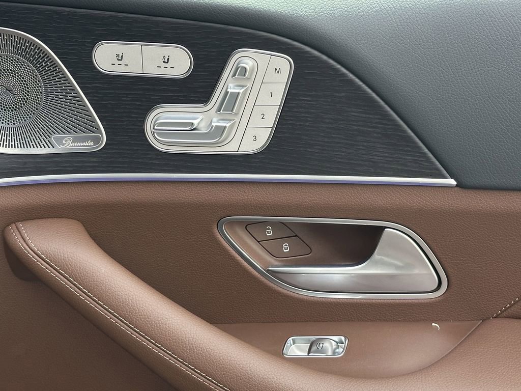 2025 Mercedes Benz GLS 450 4MATIC photo 17