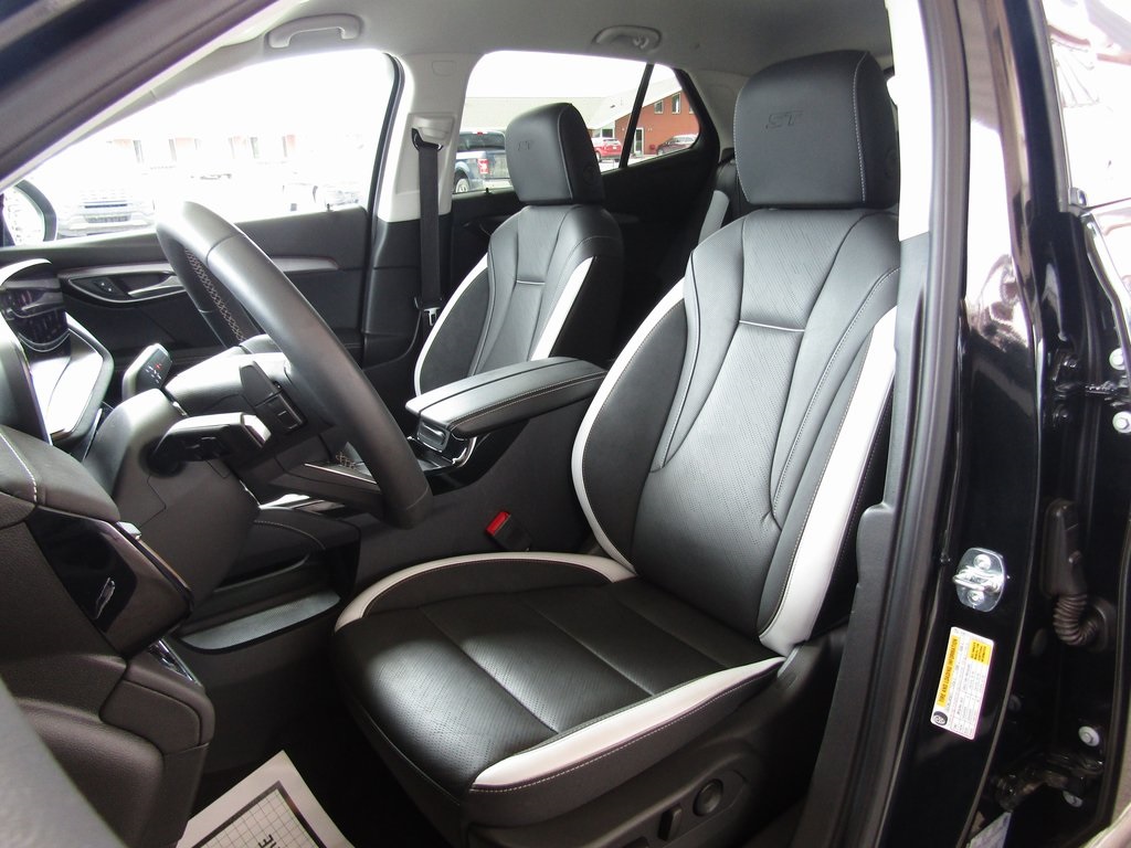 2025 Buick Envision Sport Touring photo 17