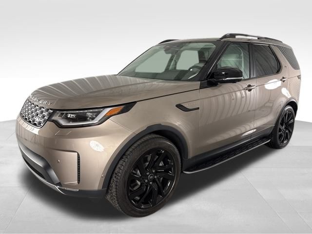 2025 Land Rover Discovery S's photo