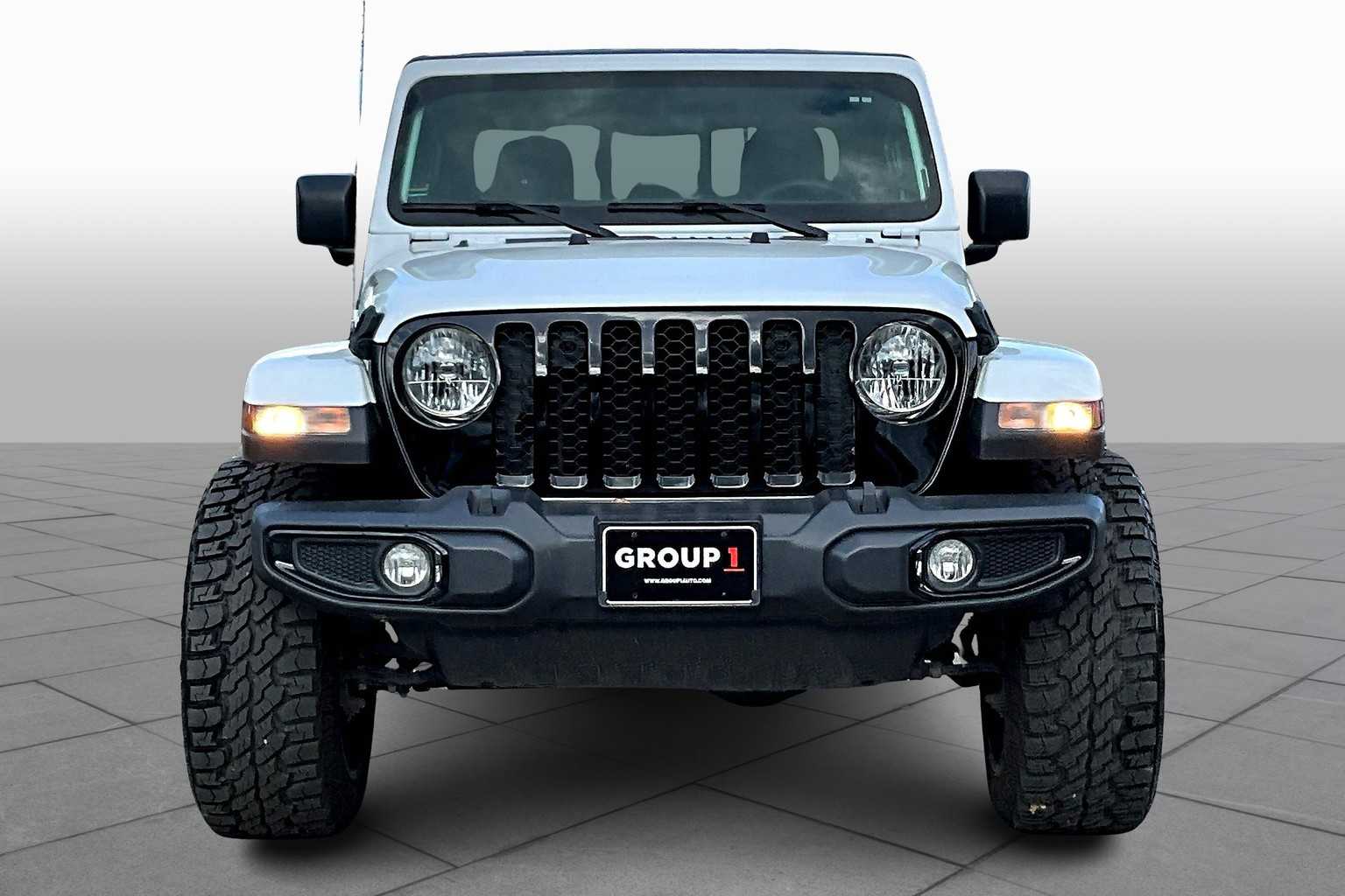 2023 Jeep Gladiator Willys photo 3