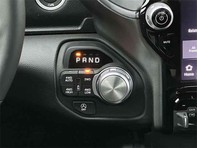 2025 Ram 1500 Laramie photo 4