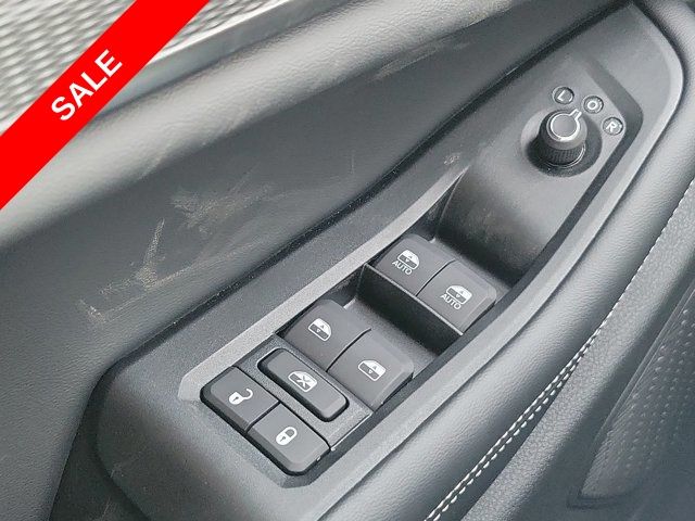 2025 Jeep Grand Cherokee Altitude photo 32