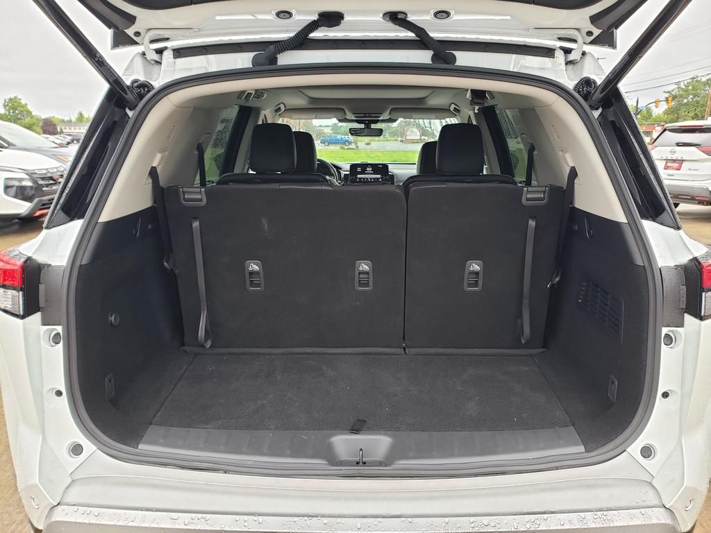 2025 Nissan Pathfinder SL photo 7