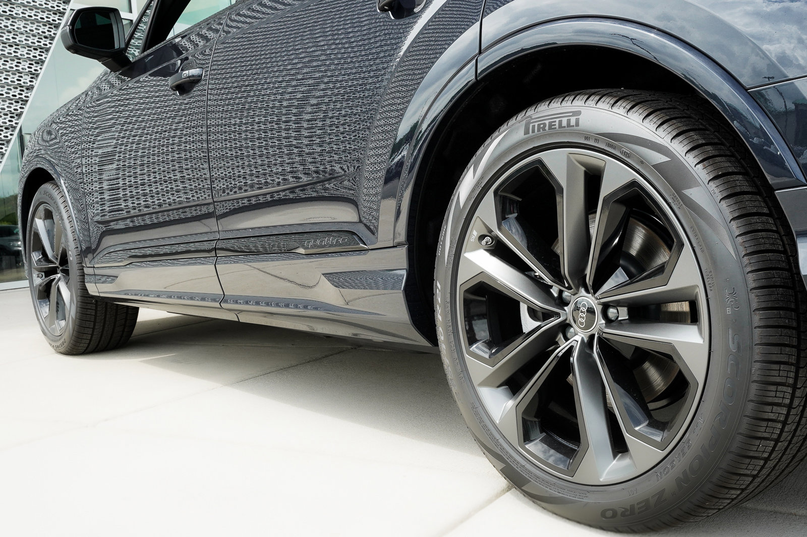 2025 Audi Q7 Prestige photo 28