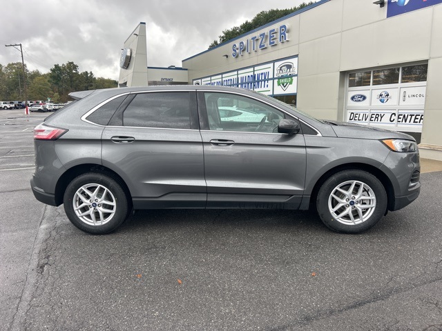 2024 Ford Edge SEL photo 2