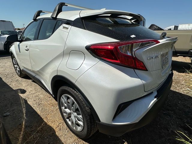 2019 Toyota C-HR LE photo 3