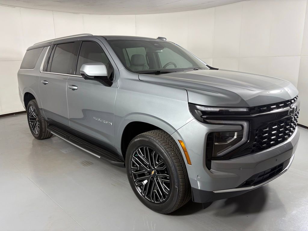 2026 Chevrolet Suburban LT photo 2