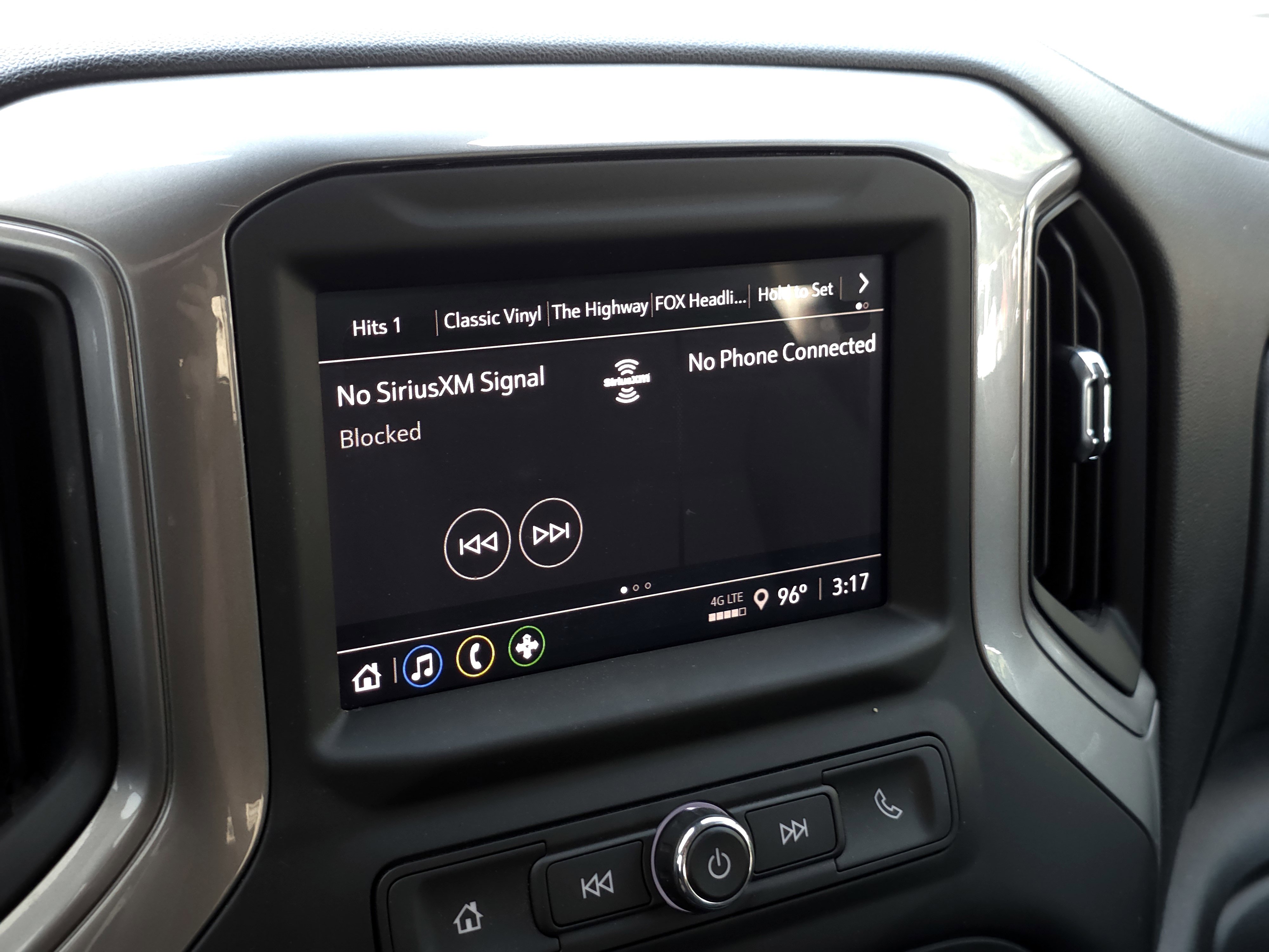 2024 Chevrolet Silverado 1500 Custom photo 7