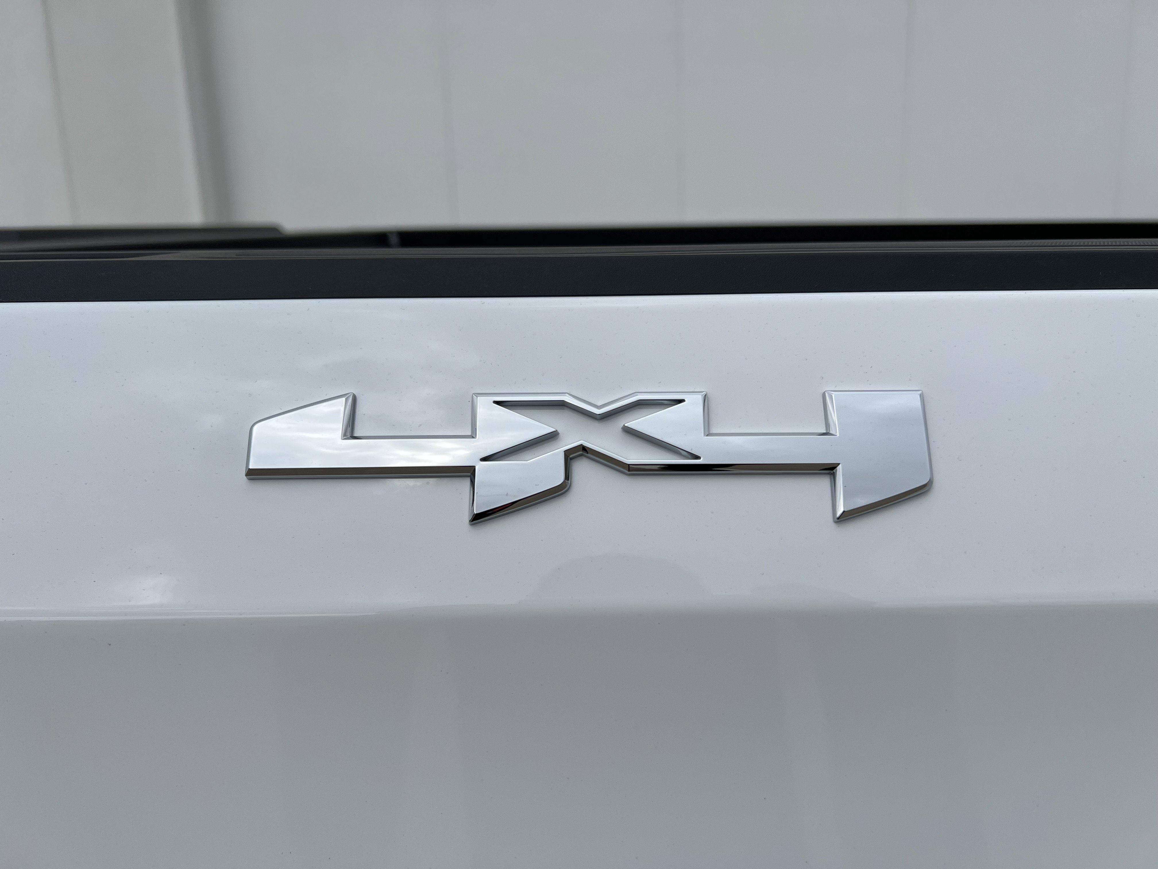2026 Gmc Sierra 1500 SLE photo 3