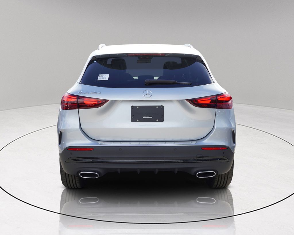 2025 Mercedes Benz GLA 250 photo 4
