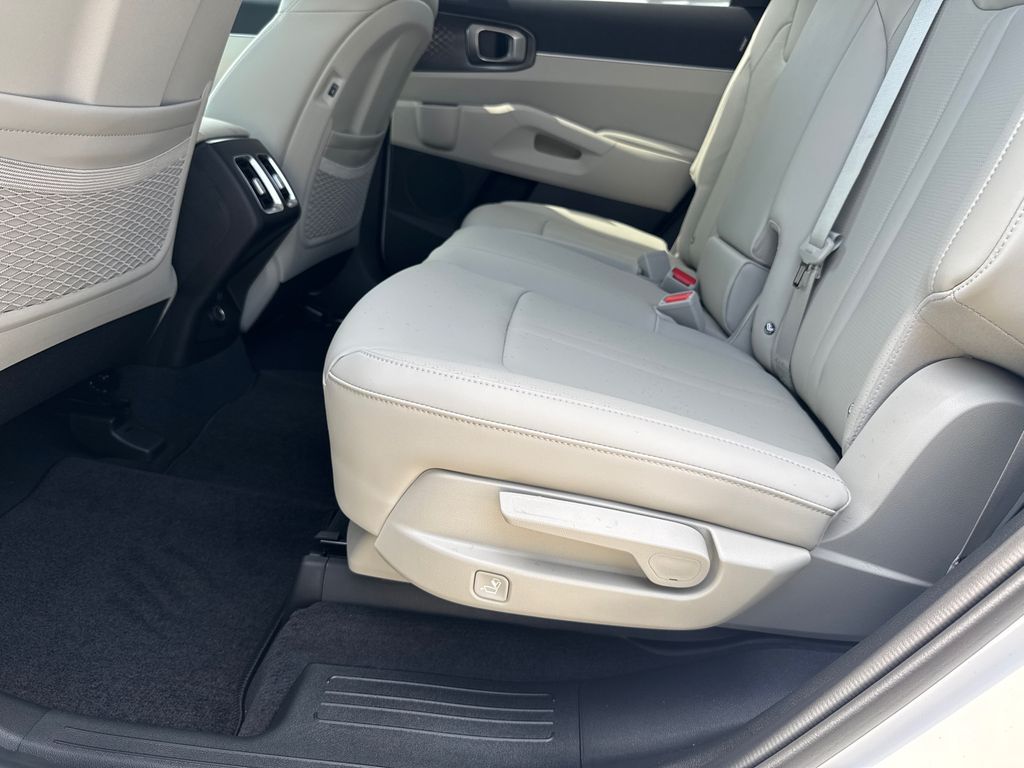 2025 Kia Sorento S photo 19