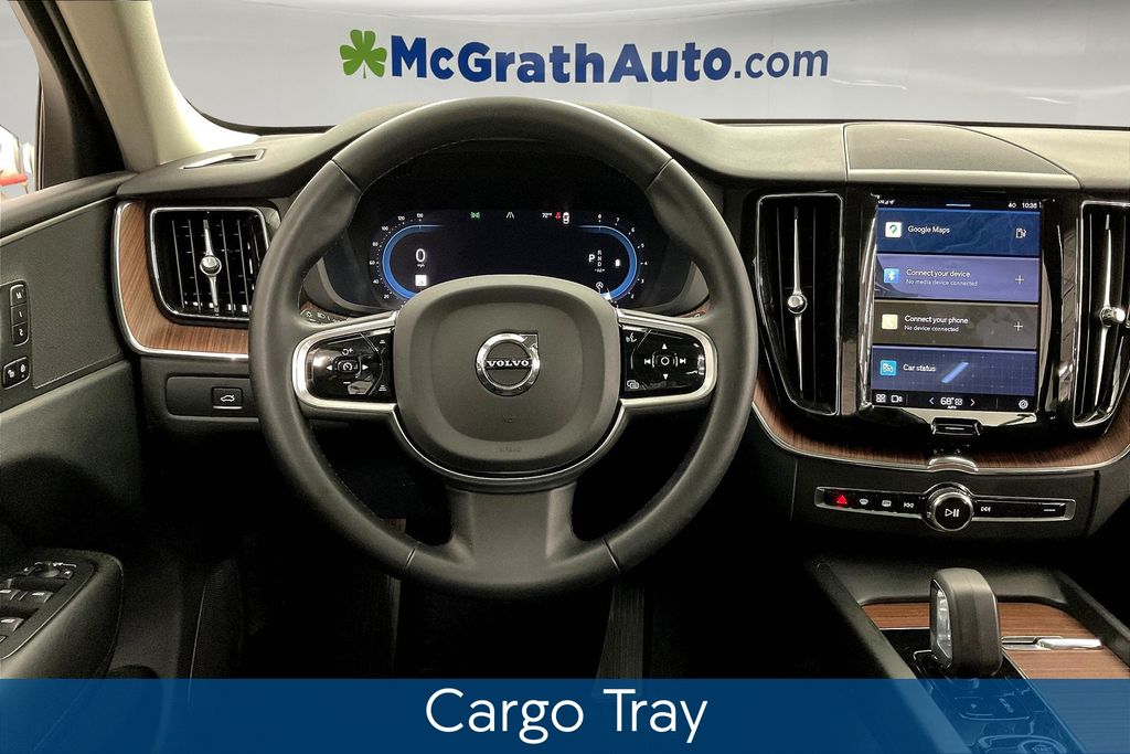 2023 Volvo XC60 B5 Plus photo 6
