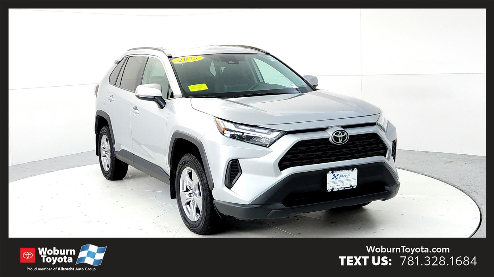2025 Toyota RAV4 XLE's photo