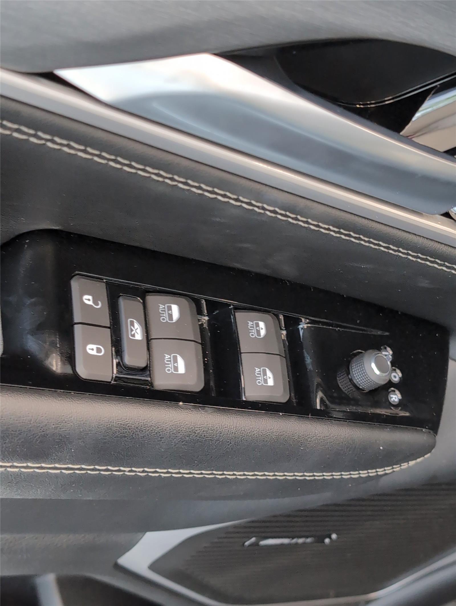 2025 Jeep Wagoneer Series II Carbide photo 9