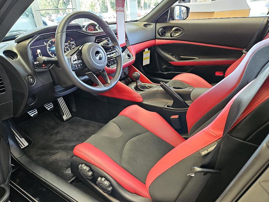 2025 Nissan Z Performance photo 7